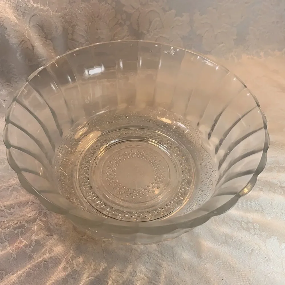 Glass Ware 9 Inch Glass Serving Bowl Ribbed Edges Textured Bottom Hand Wash Only